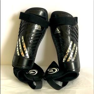Adidas Child Soccer Predator Club Shinguards SZ LG
